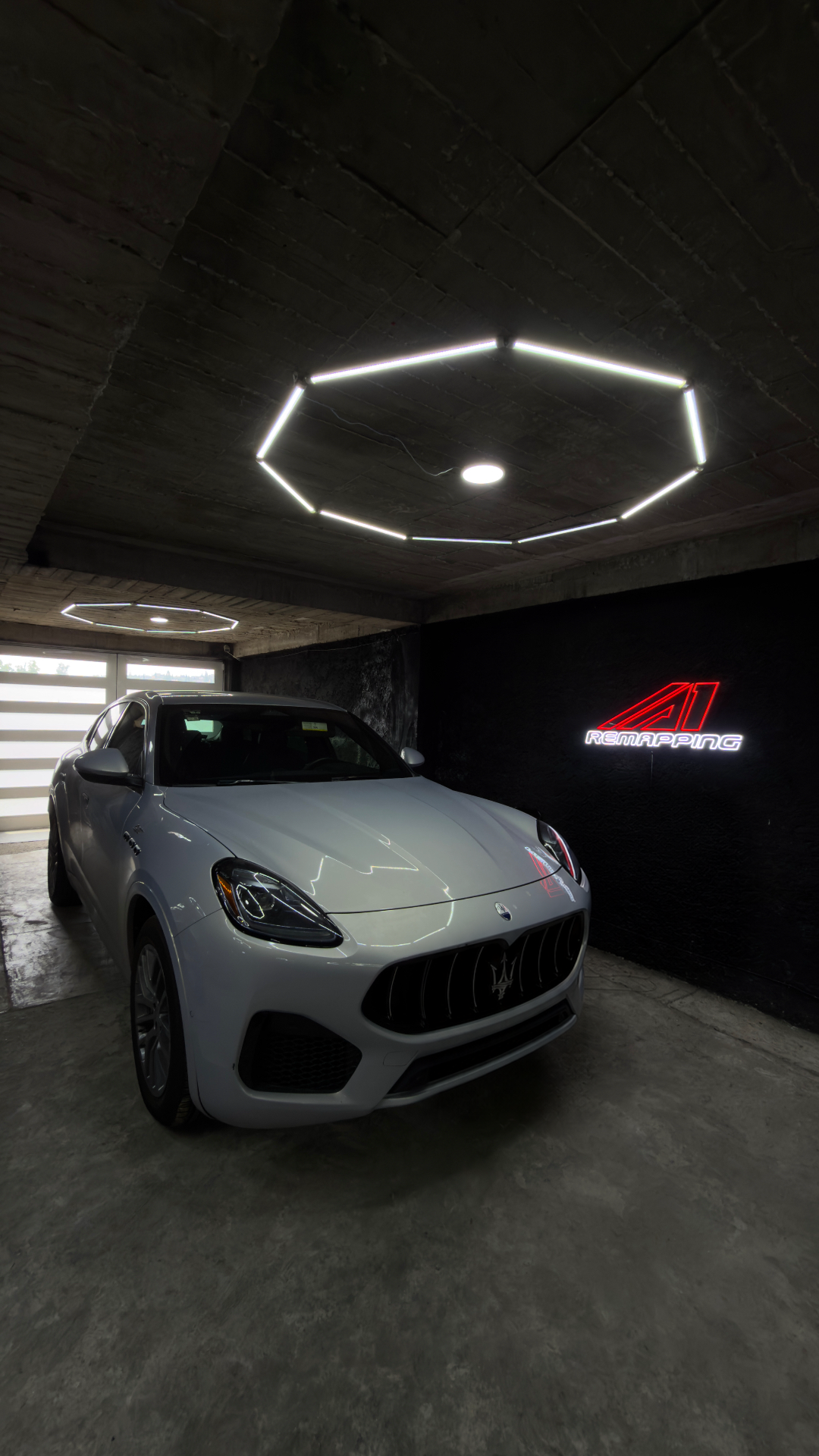 Auto de cliente en el taller de A1 Remapping 3